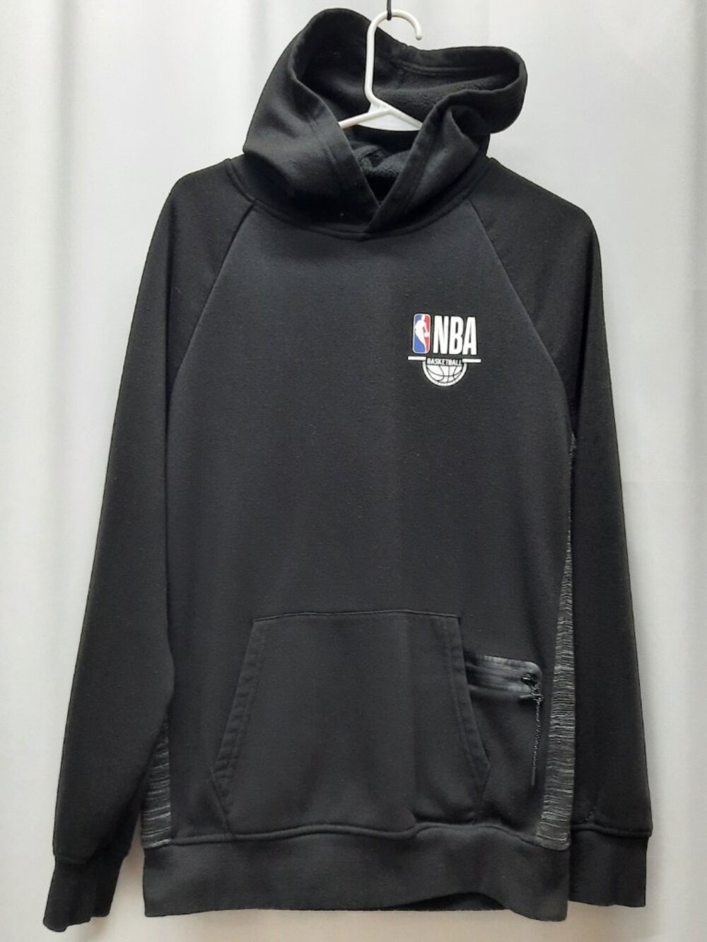 Men's Official NBA Black Pullover Hoodie Sweatshirt Size Small 100% Polyester